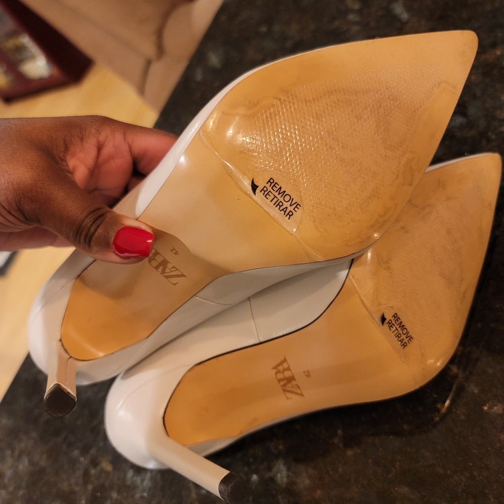 Zara Pointed Toe Pumps - Picture 4 of 5